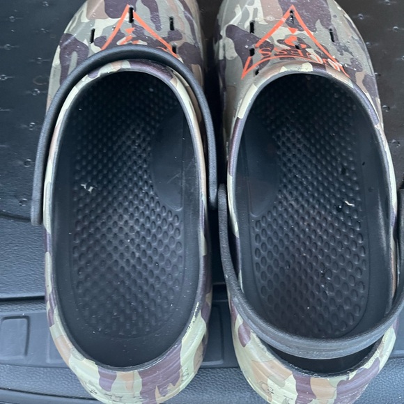 Used guess croc style slip ons size 13 - Picture 5 of 5